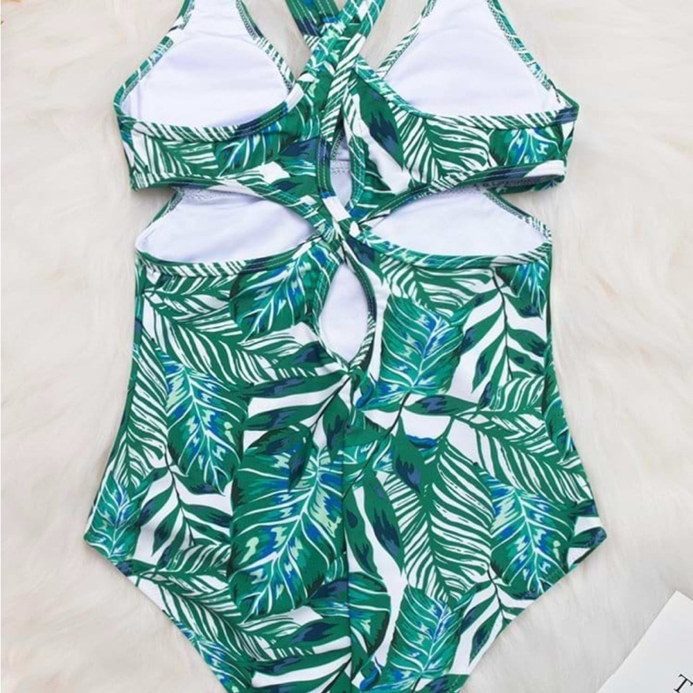 Cupshe Green and Blue Cut out palm print swim suit NWT - Picture 4 of 12